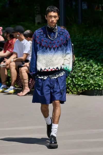 Look 30
